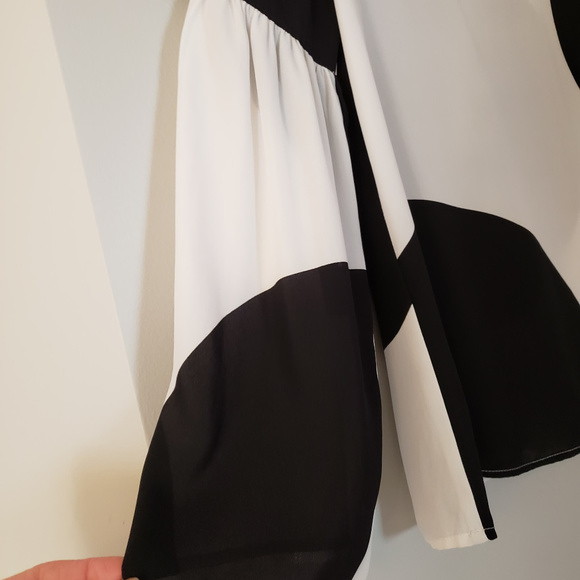 Bell Sleeve Polka Dot Blouse - Picture 4 of 6